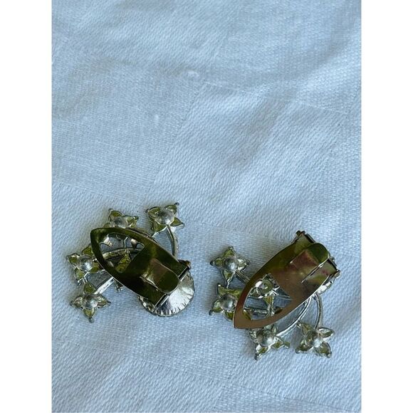 Vintage silver and cut glass ornate dress clips. - Picture 4 of 6